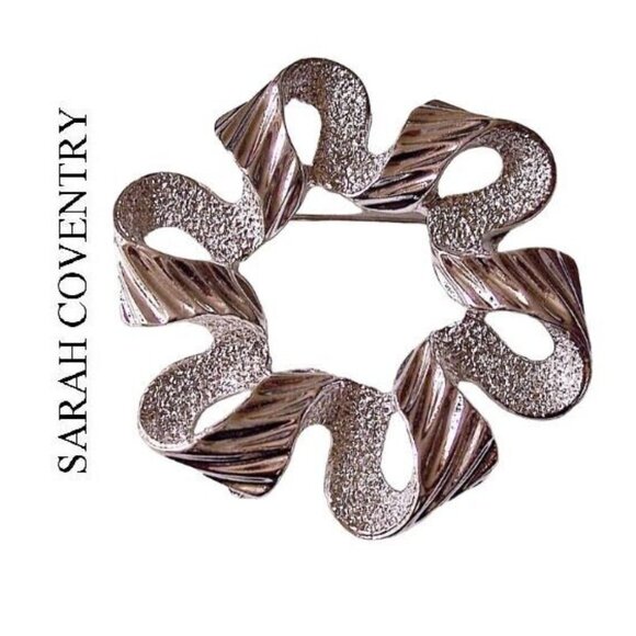 Sarah Coventry Frosted Swirl Rib Pin Brooch Silver Tone - Picture 1 of 4